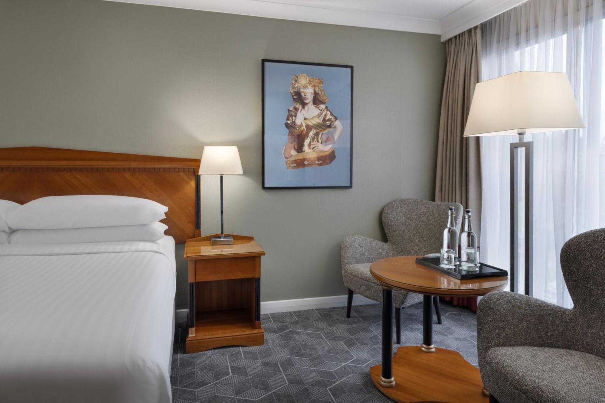 Delta Hotels By Marriott Heathrow ווינדזור מראה חיצוני תמונה